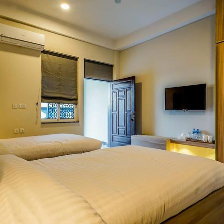 Roomy Crossroads Hotel, Πεσαβάρ Εξωτερικό φωτογραφία