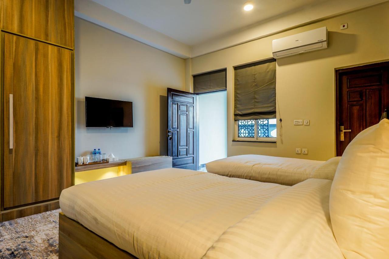 Roomy Crossroads Hotel, Πεσαβάρ Εξωτερικό φωτογραφία