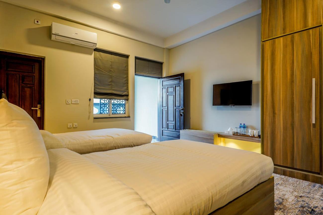 Roomy Crossroads Hotel, Πεσαβάρ Εξωτερικό φωτογραφία